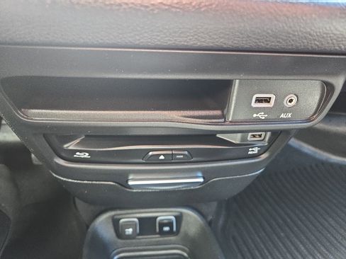 Used 2019 Chrysler Pacifica Touring-L Plus w/ S Appearance Package FWD image 27