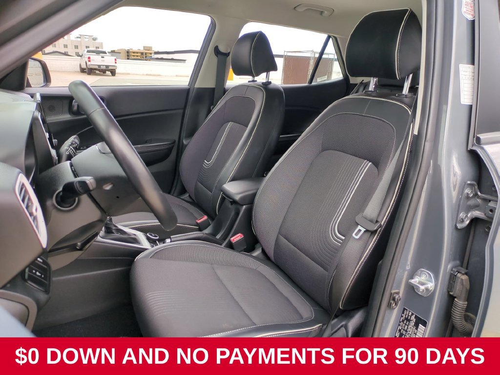 Used 2025 Hyundai Venue Limited FWD image 24