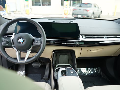 Used 2025 BMW X2 xDrive28i w/ Convenience Package image 21