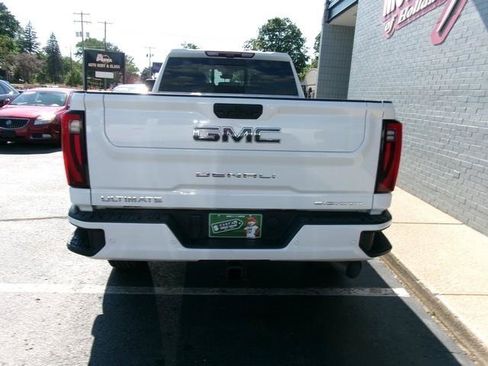 Used 2024 GMC Sierra 2500 Denali Ultimate AWD/4WD image 9