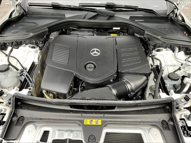 Used 2026 Mercedes-Benz GLC 300 4MATIC image 32