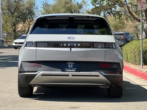 Used 2024 Hyundai Ioniq 5 SE RWD image 5