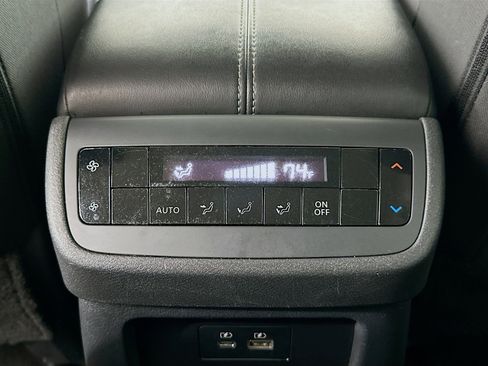 Used 2025 Nissan Pathfinder SV FWD image 27