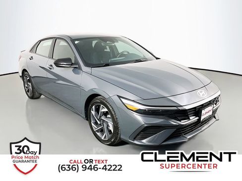 Used 2025 Hyundai Elantra Sport image 3