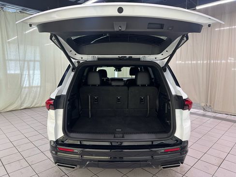 Certified 2025 Buick Enclave Sport Touring image 8