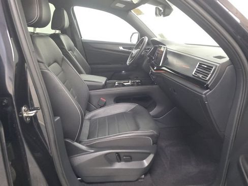 Used 2024 Volkswagen Atlas Cross Sport SEL AWD/4WD image 17