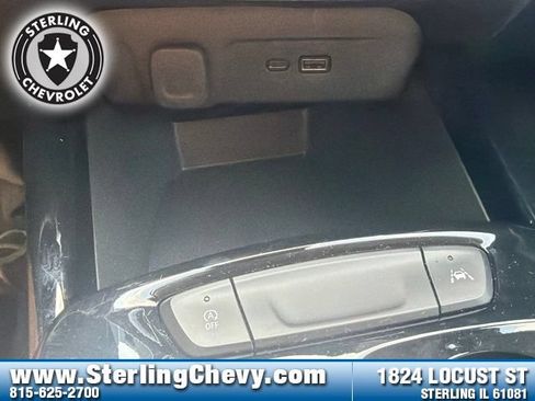 Used 2025 Chevrolet Trax LT FWD image 27