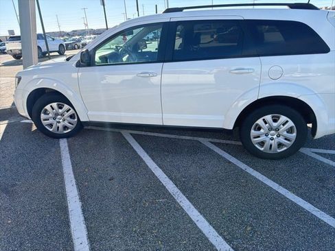 Used 2018 Dodge Journey SE image 5