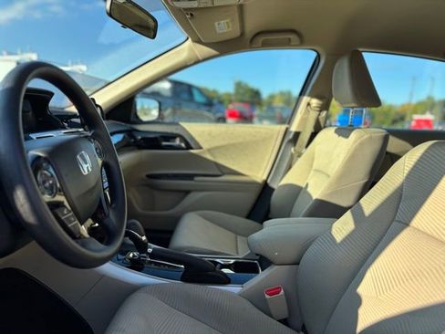 Used 2016 Honda Accord LX image 10