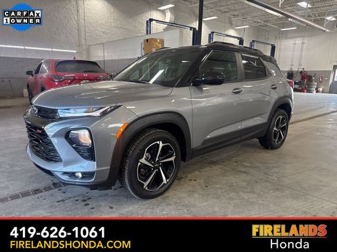 Used 2023 Chevrolet TrailBlazer RS w/ Convenience Package image 2