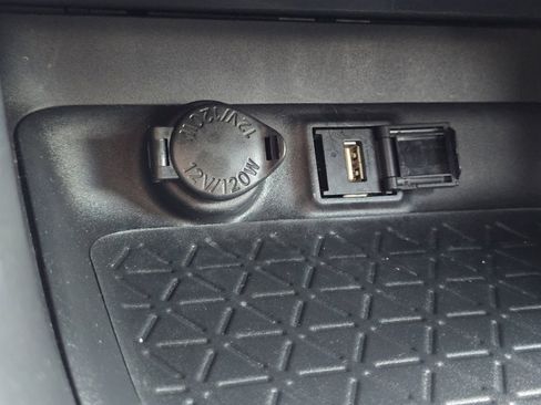 Certified 2020 Toyota RAV4 XLE Premium AWD/4WD image 30