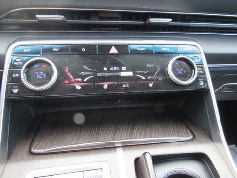 Used 2024 Genesis GV80 2.5T image 40