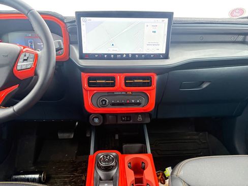 Used 2025 Ford Maverick Tremor image 11