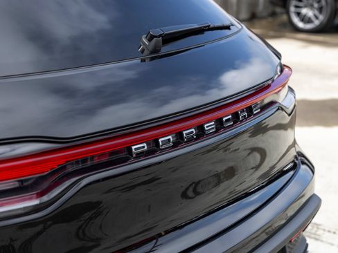 Certified 2026 Porsche Macan AWD/4WD image 19