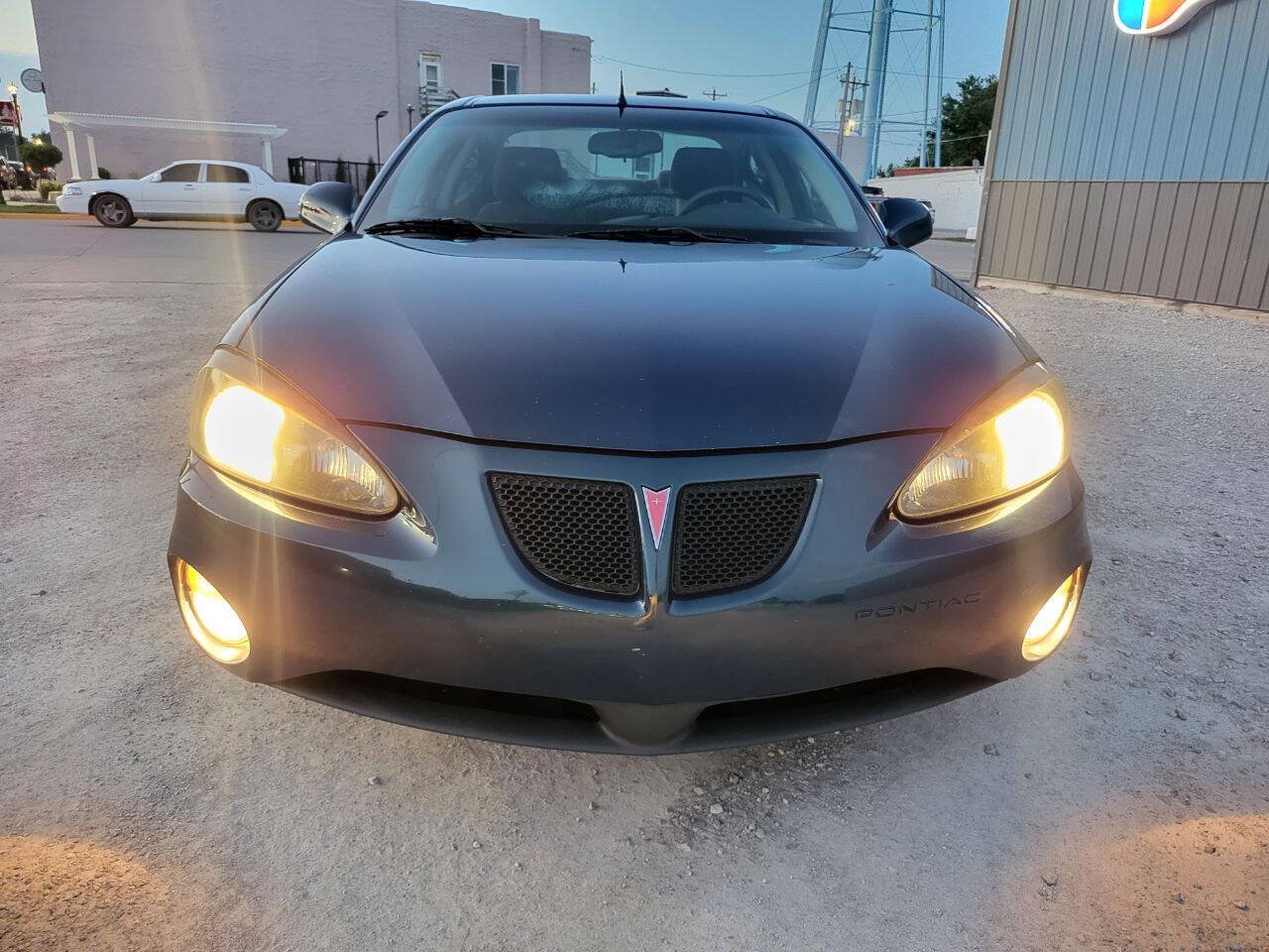 Used 2005 Pontiac Grand Prix w/ Drivers Plus Package FWD image 8