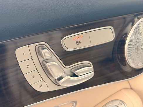 Used 2019 Mercedes-Benz GLC 300 GLC 300 4MATIC Sport Utility 4 image 13