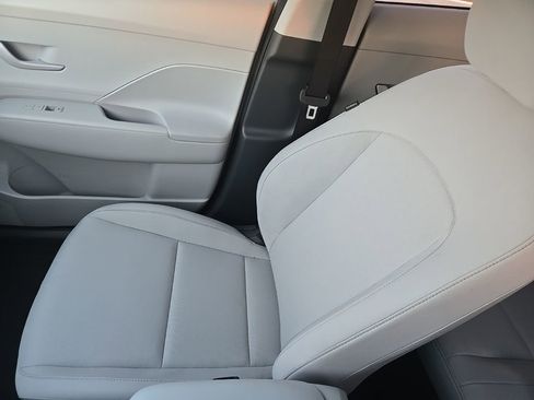 New 2026 Hyundai Kona SE image 19