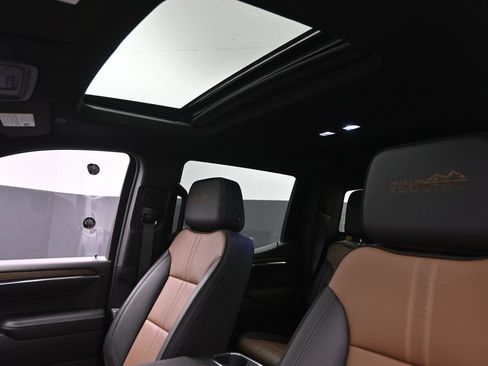 Used 2024 Chevrolet Silverado 1500 High Country w/ High Country Premium Package AWD/4WD image 20