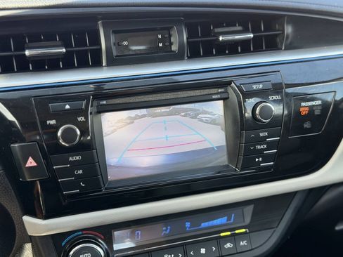 Used 2016 Toyota Corolla LE FWD image 8