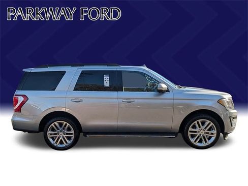 Used 2020 Ford Expedition XLT w/ Equipment Group 202A image 4