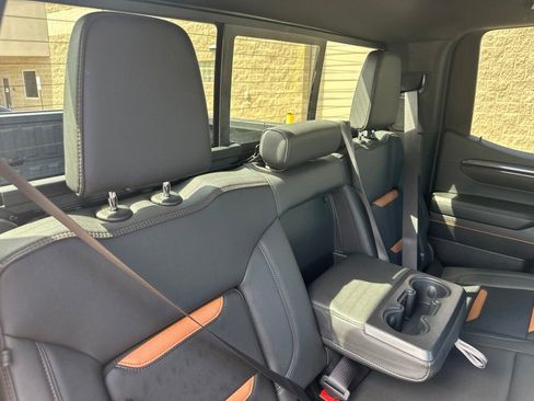Used 2024 GMC Sierra 1500 AT4 w/ Technology Package AWD/4WD image 19