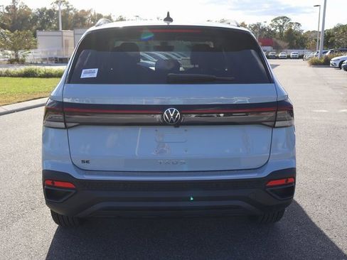New 2026 Volkswagen Taos SE image 6