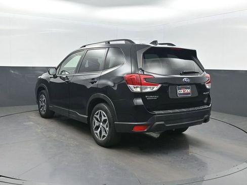 Used 2020 Subaru Forester Premium AWD/4WD image 3