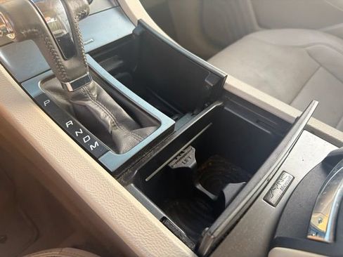 Used 2010 Ford Taurus Limited FWD image 32