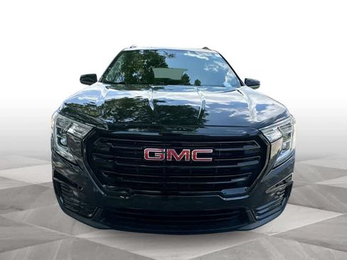 Used 2023 GMC Terrain SLE w/ Driver Convenience Package FWD image 3