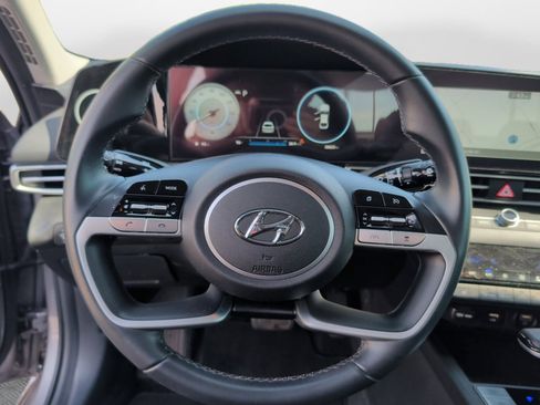 Used 2023 Hyundai Elantra SEL w/ Convenience Package image 10