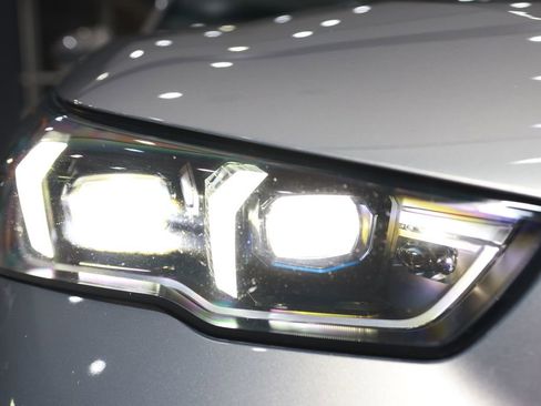 Used 2024 BMW 530i image 32