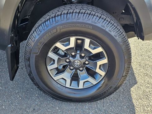 Used 2023 Toyota Tacoma TRD Off-Road w/ Technology Package image 32