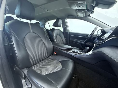 Used 2022 Toyota Camry SE image 13