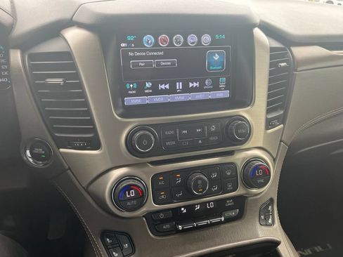 Used 2020 GMC Yukon XL Denali w/ Denali Premium Package RWD image 19
