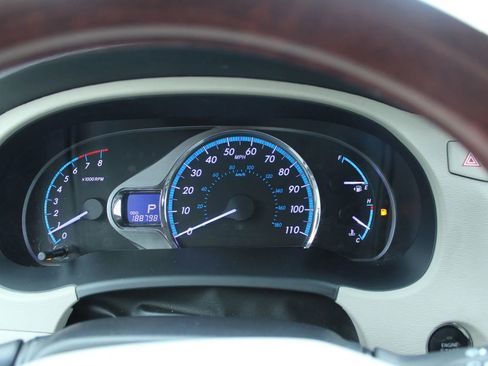 Used 2013 Toyota Sienna Limited image 27