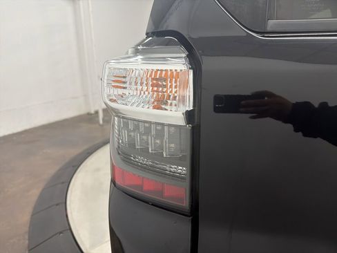 Used 2018 Toyota 4Runner Limited image 12