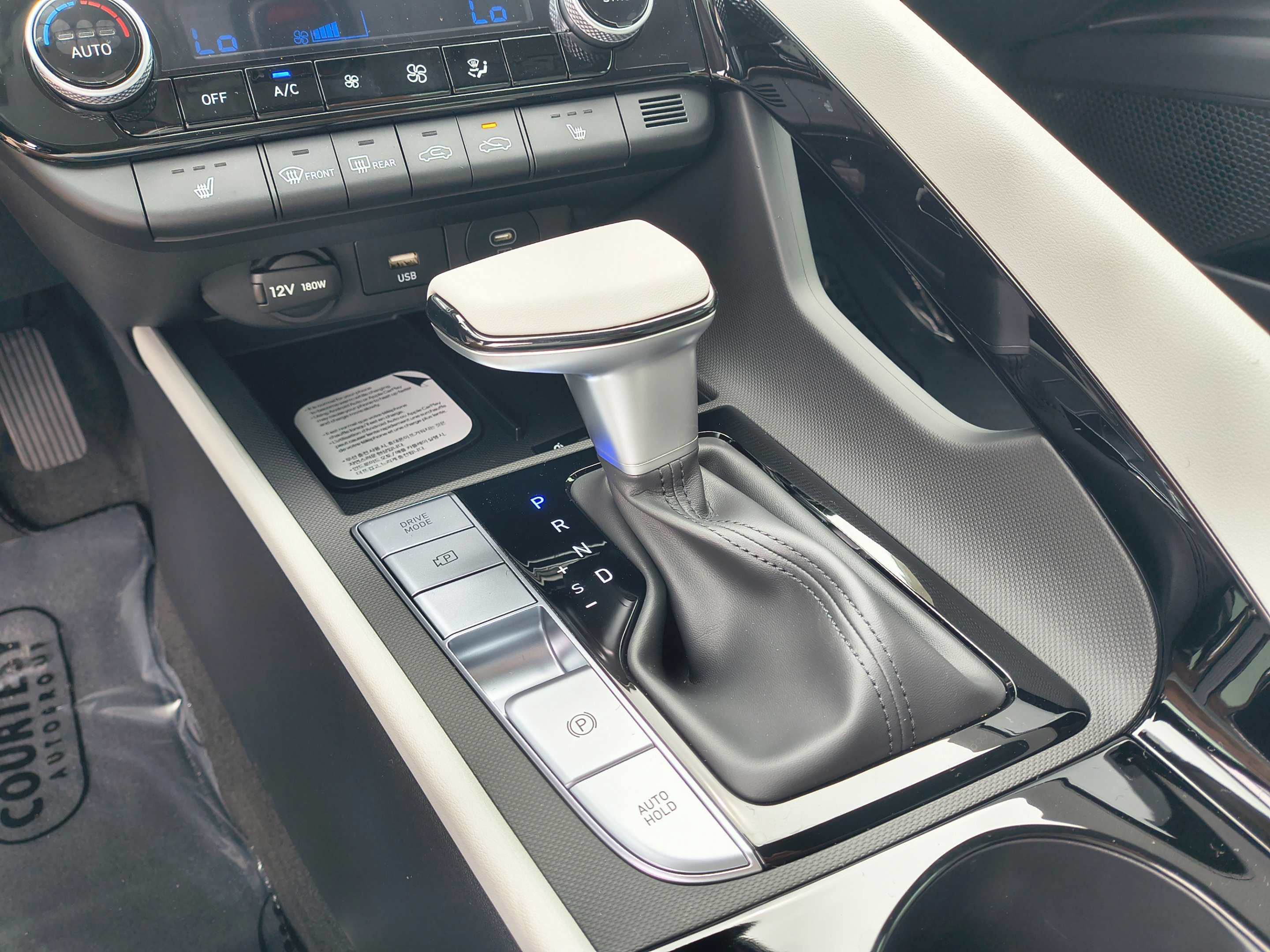 New 2026 Hyundai Elantra Limited FWD image 25