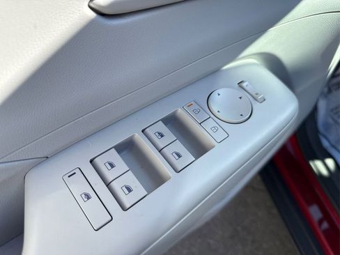 Used 2024 Hyundai Kona SEL image 32