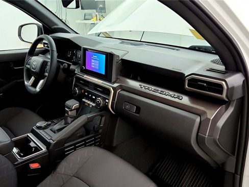 Certified 2025 Toyota Tacoma SR5 image 24