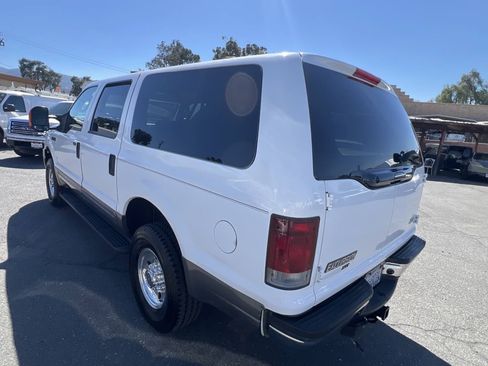 Used 2005 Ford Excursion XLT AWD/4WD image 5