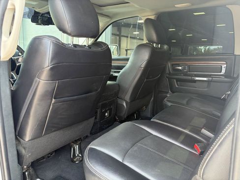 Used 2017 RAM 1500 Laramie AWD/4WD image 16