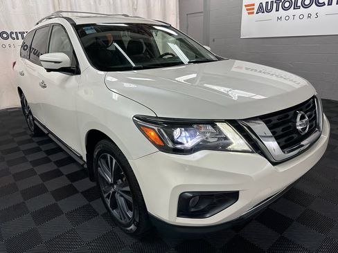 Used 2019 Nissan Pathfinder Platinum AWD/4WD image 3