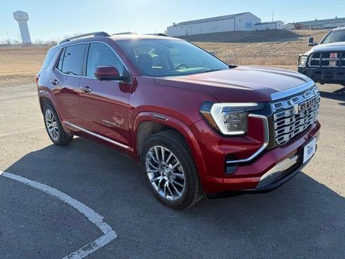 Used 2026 GMC Terrain Denali image 3