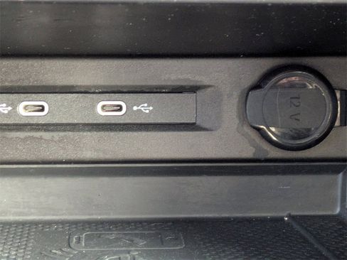 Used 2023 Volkswagen Tiguan SE R-Line image 23