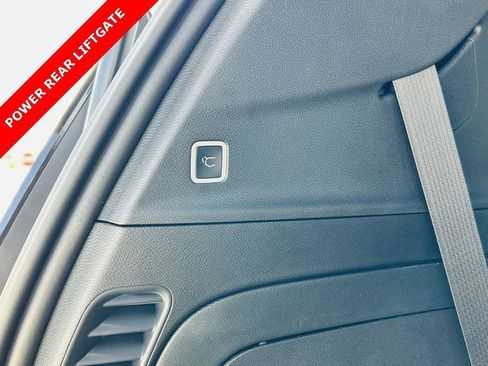 New 2026 Chrysler Pacifica Select w/ Quick Order Package 2EV image 12