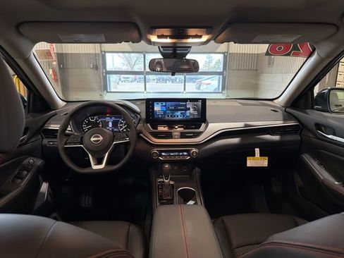 New 2026 Nissan Altima 2.5 SR image 13