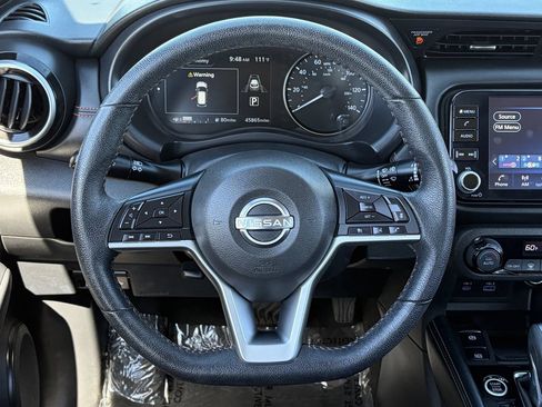 Used 2022 Nissan Kicks SR FWD image 18