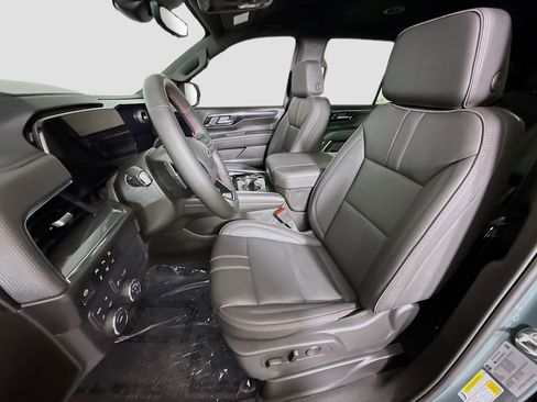 Used 2025 Chevrolet Tahoe RST w/ RST Performance Edition AWD/4WD image 21