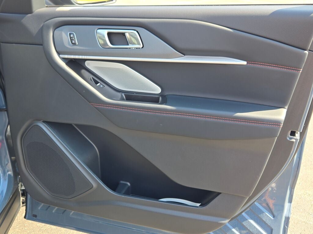 Used 2025 Ford Explorer ST w/ Sun And Sound Package AWD/4WD image 7