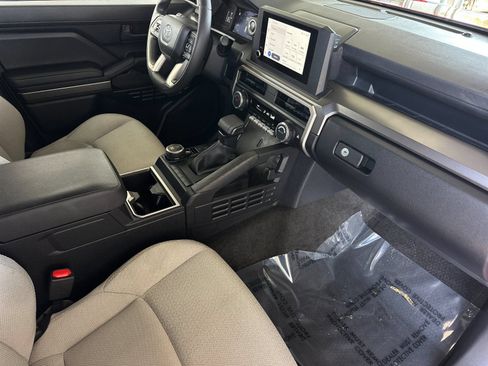 Used 2025 Toyota 4Runner SR5 AWD/4WD image 16